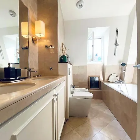 Apartment Hermes 3 Bd 2 Bth - St Honore Paris